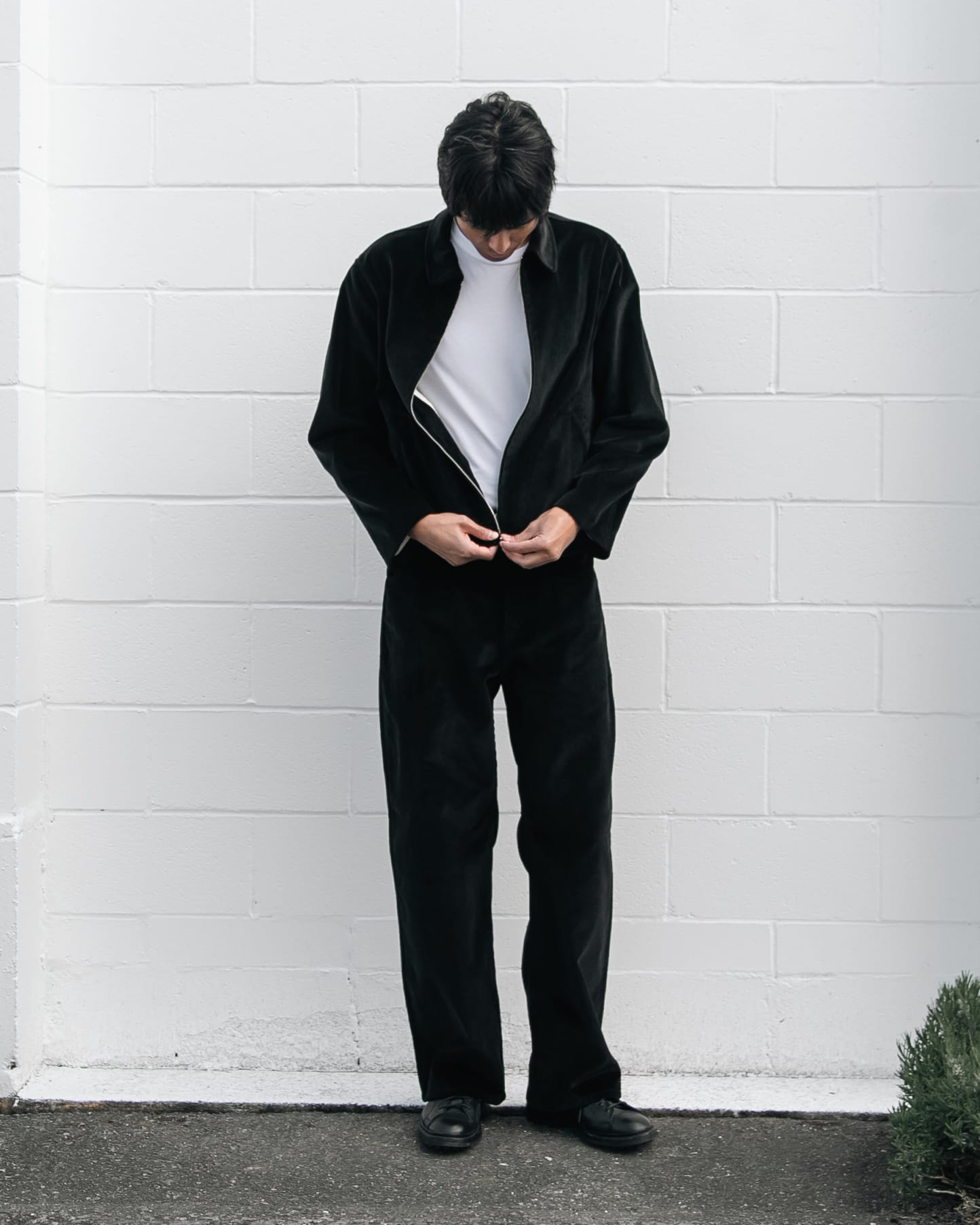 WIDE TROUSER - BLACK ITALIAN 8 WALE CORDUROY – James Coward