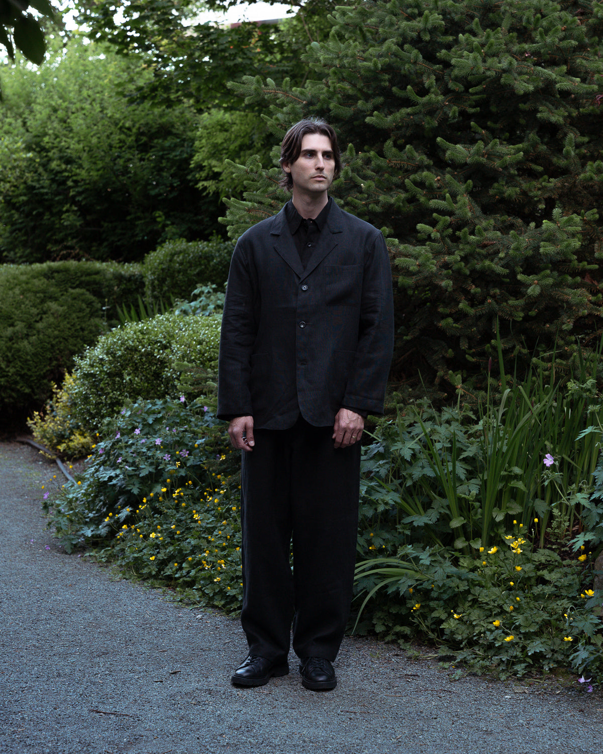 CARRY ON JACKET - BLACK WELTERWEIGHT LINEN – James Coward