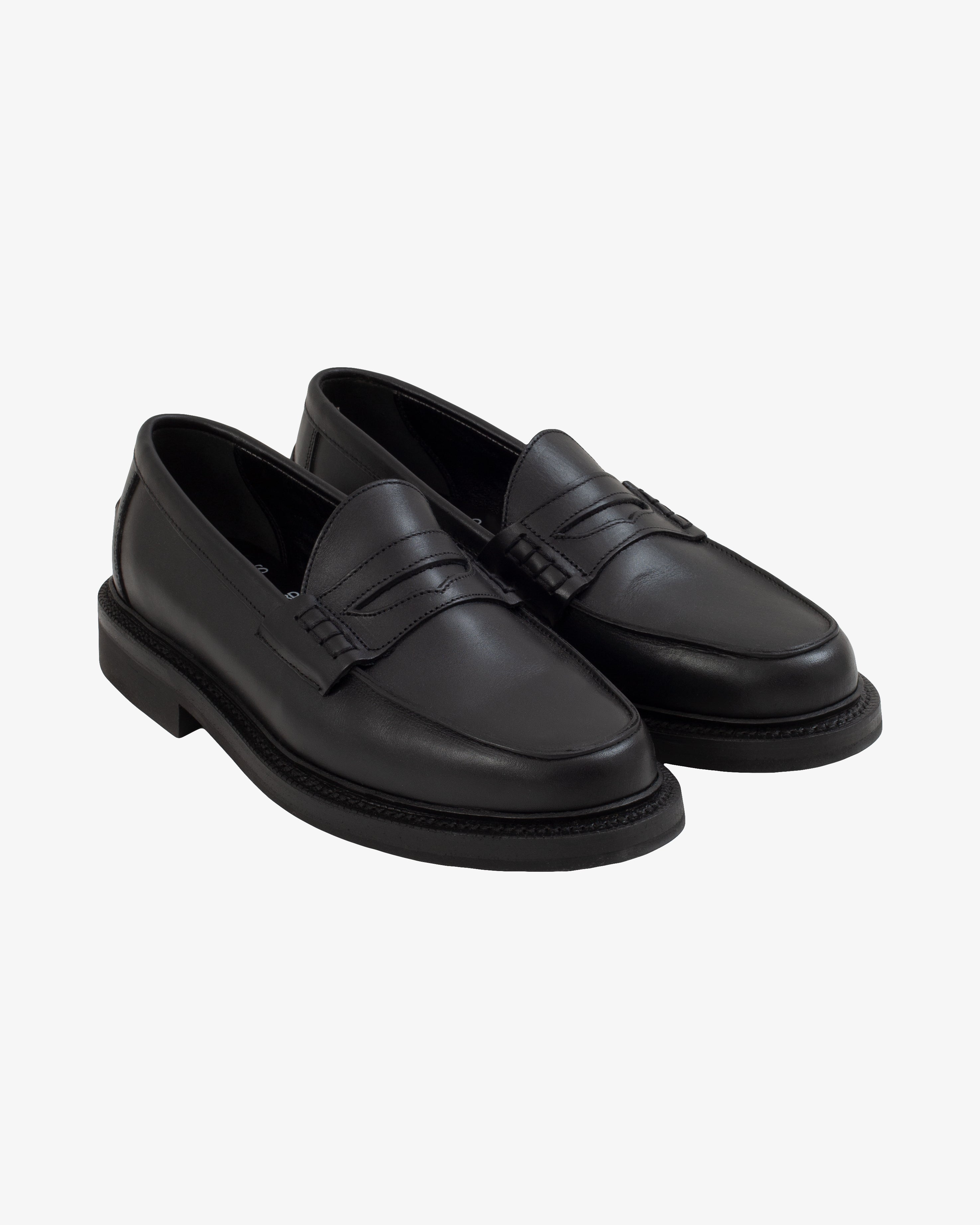 PEACEFUL BEEF ROLL LOAFER BLACK WAXY LEATHER